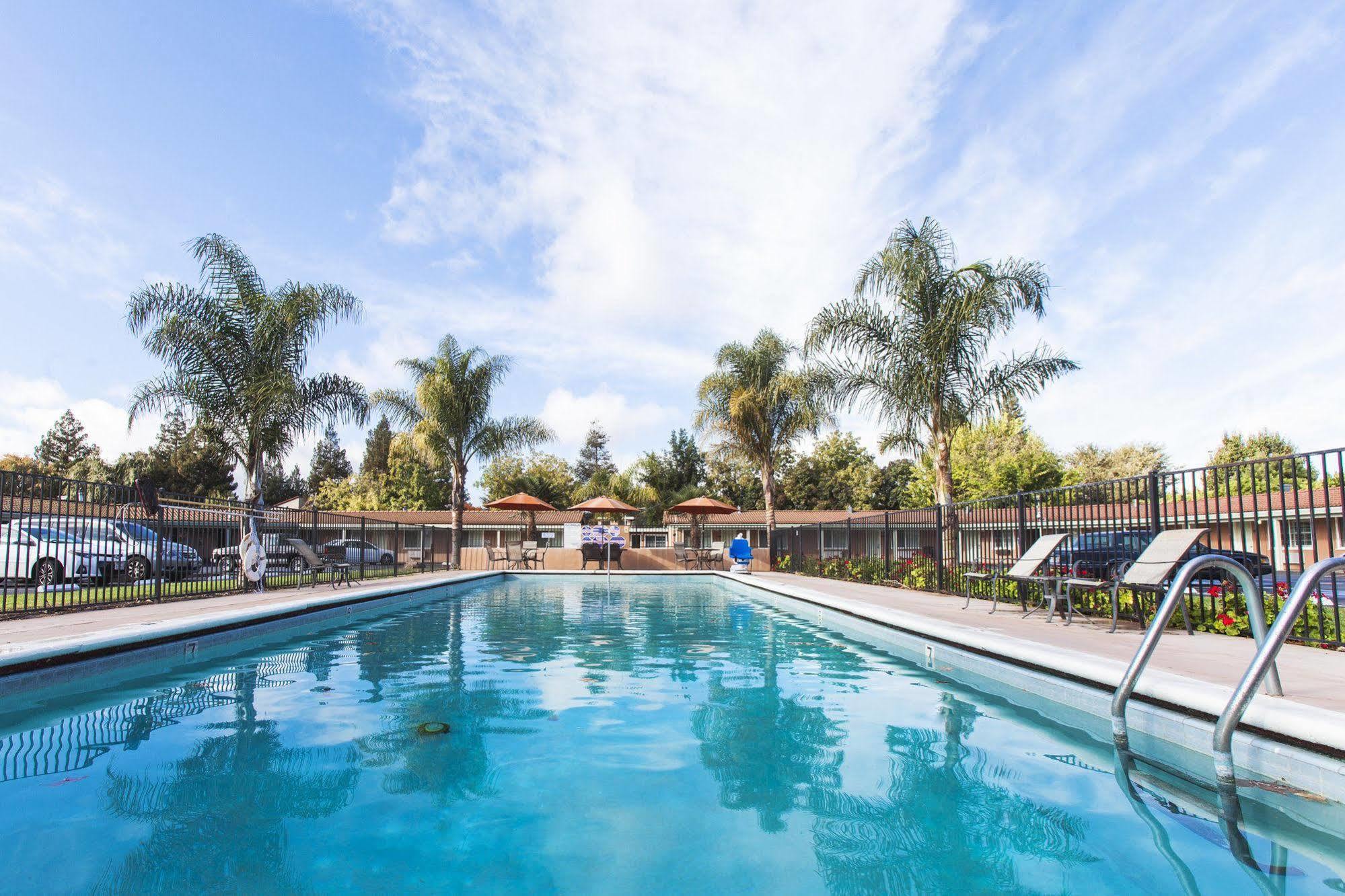 Tri-Valley Inn & Suites Pleasanton Zewnętrze zdjęcie